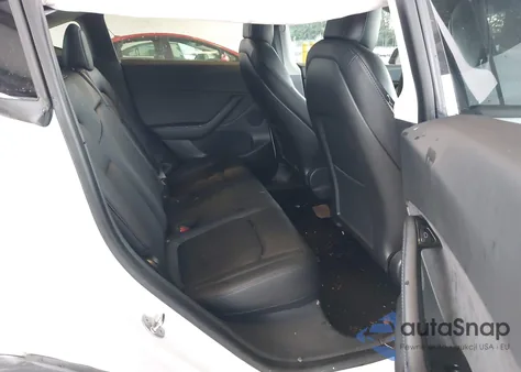 2021 Tesla Model Y Long Range Dual Motor All-Wheel Drive z USA, uszkodzony, nr VIN 5YJYGDEE9MF067875